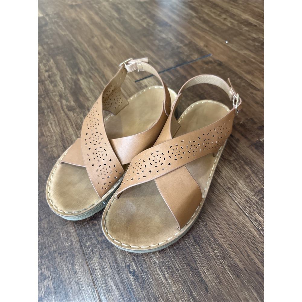 Forever Comfort Light Brown Leather Women's Sandals Size 6.5 Boho Hippie Peasant